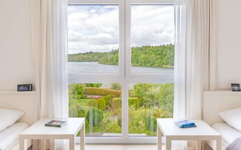 Am Seeufer: Seng, Soveværelse, Møbel, Sengetøj, Sengetøj, Sengetøj, Pude, Bed Frame, Throw Pillow, Madras