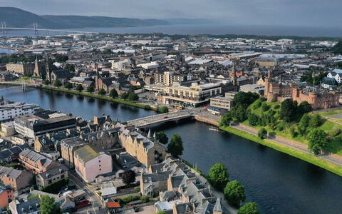 Ballinreich: Vand, Vandressourcer, Krop Af Vand, City, Vandvej, Byområde, Fugleperspektiv, Boligområde, Landskab, Kanal