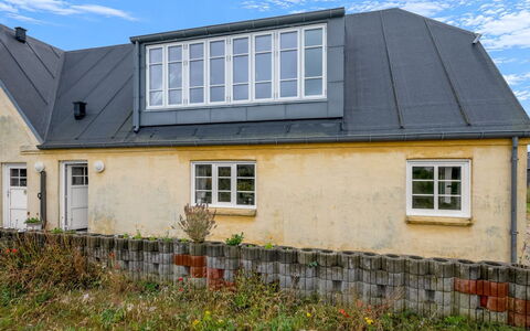 Hellevi - 500M to the Fjord: Vindue, Tag, Hus, Hjem, Sidespor, Sommerhus, Kompositmateriale, Skydevindue, Hældning