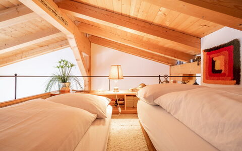 Casa Pleun: Indretning, Møbel, Træ, Gulvbelægning, Loft, Etage, Seng, Soveværelse, Værelse, Hjem