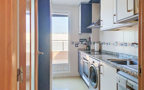 Marina Azul: Etage, Gulvbelægning, Lejlighed, Større Bandage, Bejdse, Trægulve, Hårdttræ, Køkken, Køkken Apparat, Cabinetry