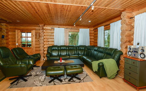 Lieksa 725: Møbel, Træ, Couch, Indretning, Gulvbelægning, Stue, Etage, Hjem, Loft