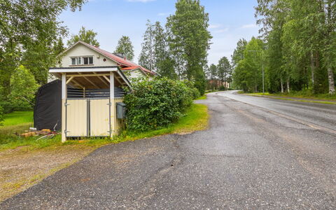 Alpola: Træ, Boligområde, Hus, Hjem, Land Lot, Indkørsel, Sommerhus, Forstad, Sidespor