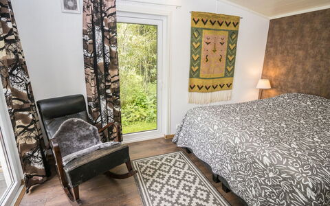 Loppi 601: Indretning, Gulvbelægning, Etage, Møbel, Træ, Soveværelse, Seng, Textile, Sengetøj, Værelse