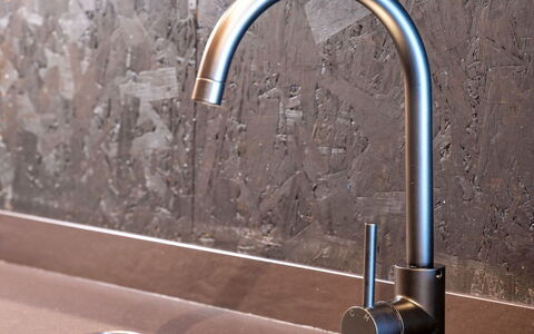 Bognor Regis 602: Sanitærarmatur, Køkkenvask, Tap, Håndvask, Vvs, Countertop, Køkken, Metal