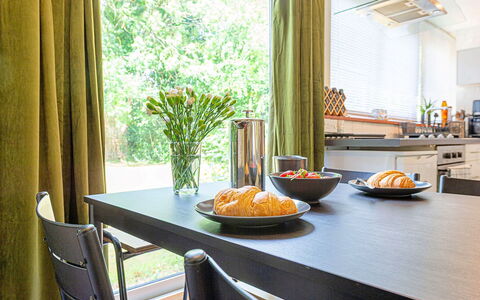 Hollybush Studio: Møbel, Indretning, Træ, Countertop, Bord, Bordservice, Belysning, Hjem, Køkken, Køkken & Spisebord