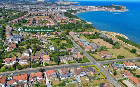 The Penthouse, Scarborough: Kyst, Boligområde, Luftfotografering, Fugleperspektiv, Coastal Og Oceaniske Landskabsformer, Hav, Landskab, Ocean, Kyst, Forstad