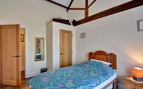 The Owls Rest: Møbel, Soveværelse, Træ, Seng, Indretning, Sengetøj, Sengetøj, Loft, Etage, Gulvbelægning