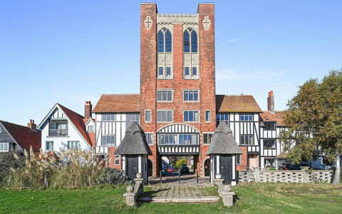 Arc Thorpeness: Bygning, Vindue, Facade, Murværk, Mursten, Estate, Skydevindue, Forstad, Mansion, Gård