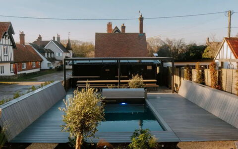 Arc Thorpeness: Tag, Kompositmateriale, Skygge, Have, Backyard, Landscaping, Svømmepøl, Udendørs Struktur, Dagslys