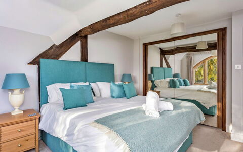 Dunford Barn: Møbel, Indretning, Seng, Soveværelse, Værelse, Etage, Gulvbelægning, Sengetøj, Træ, Loft