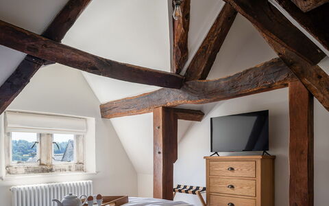 Serenity: Indretning, Væg, Træ, Soveværelse, Loft, Gulvbelægning, Seng, Etage, Værelse, Møbel