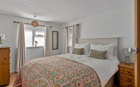 Poundtree: Seng, Møbel, Sengetøj, Indretning, Soveværelse, Sengetøj, Sengetøj, Træ, Gulvbelægning, Loft