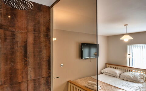 Hollies Cottage, Oak (3 Bed): Indretning, Gulvbelægning, Væg, Etage, Møbel, Træ, Loft, Soveværelse, Seng, Værelse