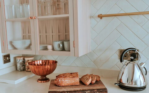 Tenterden 602: Køkken, Countertop, Bordservice, Køkken Apparat, Cabinetry, Bejdse, Frugt, Skuffe