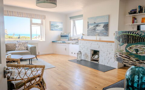 Trecane: Møbel, Indretning, Gulvbelægning, Etage, Loft, Værelse, Stue, Stol, Couch