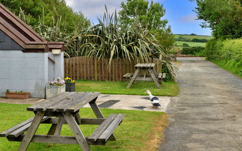 Squire, Quinceborough Farm: Udendørs Bench, Udendørs Møbler, Møbel, Picnic Bord, Udendørs Bord, Have, Lawn, Sommerhus, Bænk, Backyard