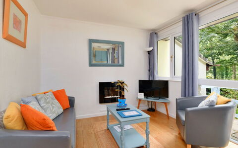 St. Ives 637: Møbel, Indretning, Couch, Træ, Gulvbelægning, Værelse, Lejlighed, Etage, Stue, Television