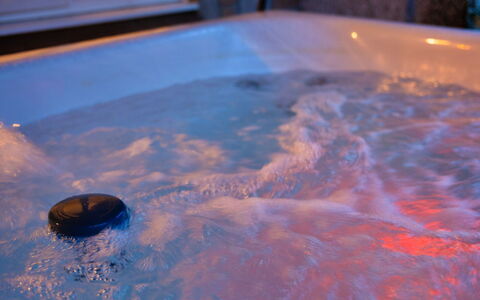 Toblerone Lodge: Badekar, Sanitærarmatur, Jacuzzi, Badeværelse, Vvs