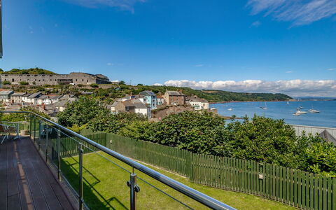 Bownder House: Sky, Coastal Og Oceaniske Landskabsformer, Kyst, Hav, Ocean, Altan, Lyd, Bugt, Cumulus, Hegn