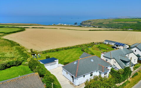 The Coast House: Kyst, Hav, Coastal Og Oceaniske Landskabsformer, Land Lot, Ocean, Luftfotografering, Kyst, Sommerhus, Fugleperspektiv