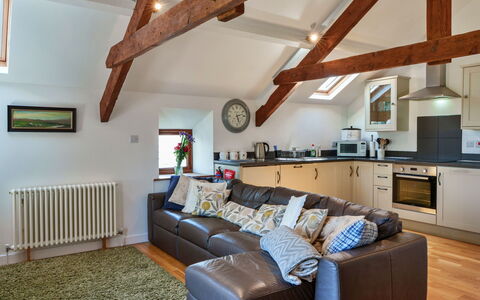 Little Norley: Møbel, Indretning, Træ, Gulvbelægning, Loft, Couch, Etage, Værelse, Hjem, Stue