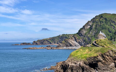 Sea Views Apartment in Ilfracombe: Vand, Kyst, Rots, Coastal Og Oceaniske Landskabsformer, Headland, Hav, Terræn, Naturlige Landskab, Promontory, Highland