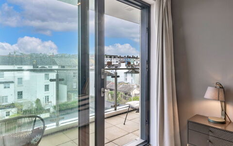 Plymouth Residence 53: Lejlighed, Indretning, Etage, Altan, Aluminium, Trægulve, Stueplante, Penthouselejlighed