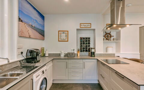 Wallingbrook Lodge: Køkken, Indretning, Køkken Apparat, Countertop, Gulvbelægning, Større Bandage, Cabinetry, Etage, Loft, Træ