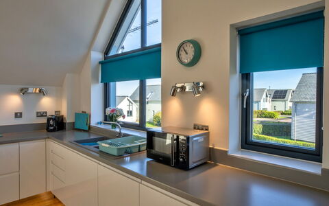 Greenway: Indretning, Hjem, Køkken, Loft, Countertop, Glas, Stueplante, Lysarmatur, Køkken Apparat