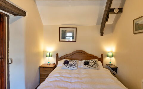 Trimstone Manor - Mill Apartment: Soveværelse, Seng, Træ, Sengetøj, Sengetøj, Møbel, Bed Frame, Indretning, Etage, Hjem