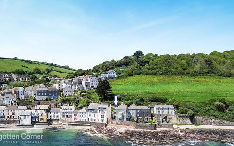 The Wash House, Kingsand: Kyst, Hus, Boligområde, Coastal Og Oceaniske Landskabsformer, Hav, Kyst, Forstad, Ferieby, Bugt, Headland