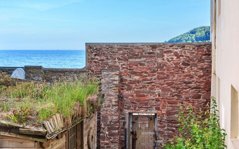 The Wash House, Kingsand: Væg, Rots, Stenmur, Hav, Kyst, Mursten, Ocean, Murværk, Bugt