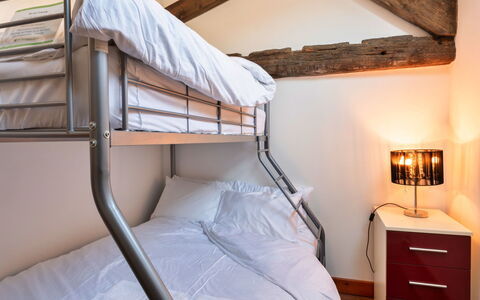 Poppy Cottage, Great Houndbeare Farm: Seng, Soveværelse, Sengetøj, Sengetøj, Indretning, Møbel, Sengetøj, Bed Frame, Etage, Pude