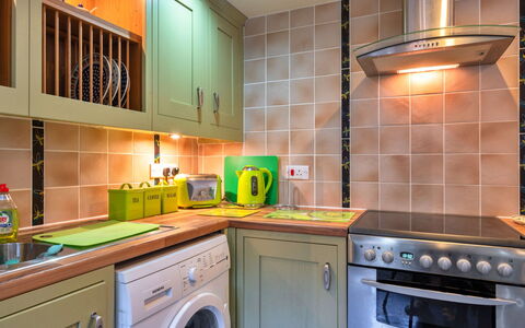 Lime Cottage, Great Houndbeare Farm: Køkken Apparat, Køkken, Større Bandage, Indretning, Countertop, Gulvbelægning, Husholdningsapparat, Cabinetry, Loft, Etage