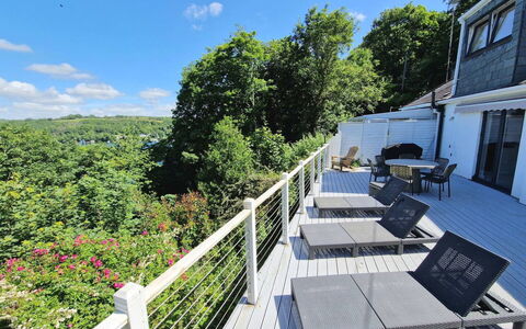 Three Quarter Cottage: Gelænder, Hegn, Dæk, Altan, Veranda, Udendørs Møbler, Skygge, Stol, Eco Hotel, Hårdttræ