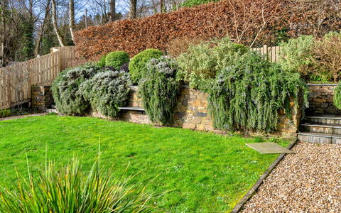Smugglers Loft at Mixtow Creek: Have, Busk, Plantesamfund, Bunddække, Hæk, Landscaping, Backyard, Walkway, Gård