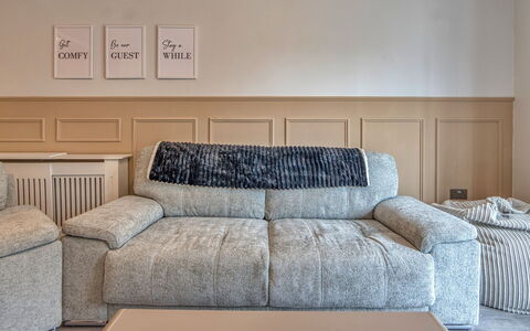 Dockyard House: Møbel, Couch, Sengetøj, Stue, Komfort, Sofa Seng, Pude, Throw Pillow