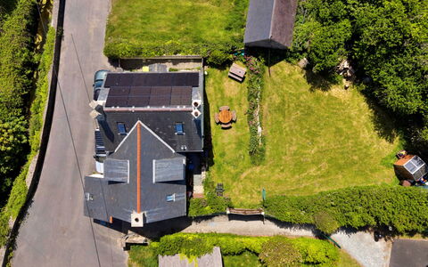 Gladstone: Tag, Hus, Boligområde, Hjem, Sommerhus, Landdistrikt, Estate, Have, Forstad, Landscaping