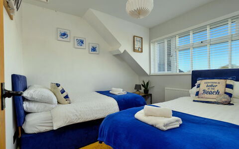 Brigwyn: Møbel, Indretning, Soveværelse, Seng, Bed Frame, Sengetøj, Pude, Sengetøj, Hotel, Lampe