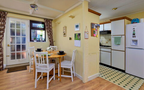 Delfryn: Møbel, Indretning, Gulvbelægning, Større Bandage, Etage, Værelse, Loft, Countertop, Køkken, Cabinetry