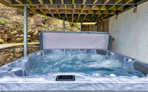 Goferydd: Badekar, Svømmepøl, Kompositmateriale, Jacuzzi, Sanitærarmatur, Naturmateriale, Water Feature, Backyard