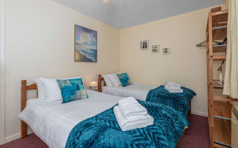 Nant Y Mynydd: Træ, Møbel, Hjem, Soveværelse, Seng, Sengetøj, Bed Frame, Sengetøj, Sengetøj, Bejdse