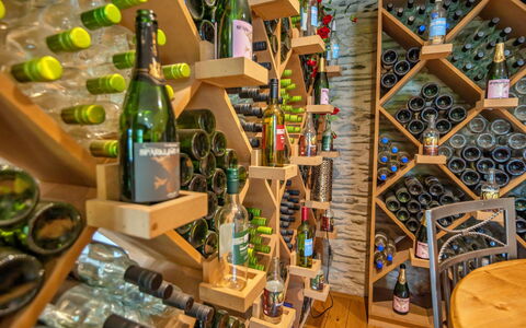 Jabajak Vineyard: Flaske, Winery, Hylde, Reoler, Vinflaske, Vin, Glas Flaske