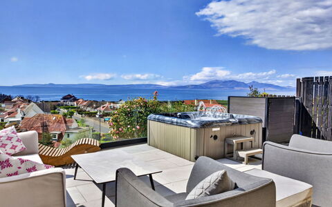 Seamill Beach House: Udendørs Møbler, Udvej, Møbel, Stol, Svømmepøl, Eco Hotel, Skygge, Altan, Hotel, Ferieby