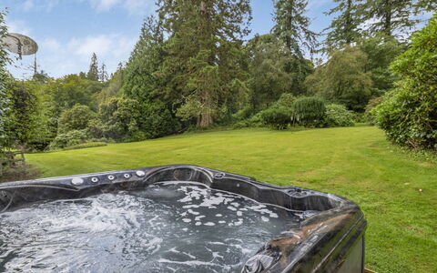 Ormidale House: Svømmepøl, Jacuzzi, Landscaping, Badekar, Water Feature