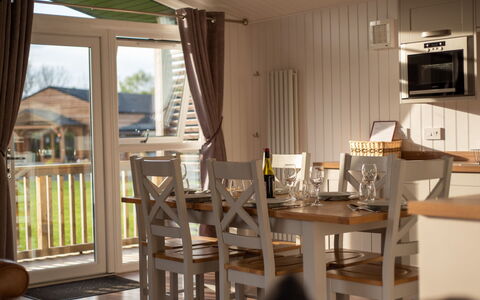 Silverwood Family Lodge: Bordservice, Serveware, Kop, Kaffekop, Drinkware, Teapot, Mad, Tallerkner, Te Kop, Porcelæn