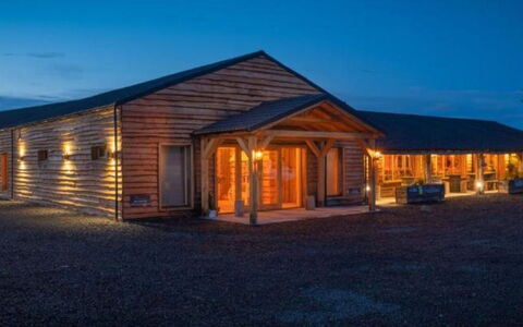 Silverwood Executive Chalet: Bordservice, Serveware, Kop, Kaffekop, Drinkware, Teapot, Mad, Tallerkner, Te Kop, Porcelæn