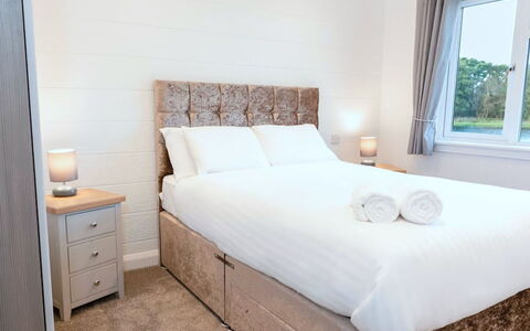 Silverwood Hideaway Lodge: Bordservice, Serveware, Kop, Kaffekop, Drinkware, Teapot, Mad, Tallerkner, Te Kop, Porcelæn