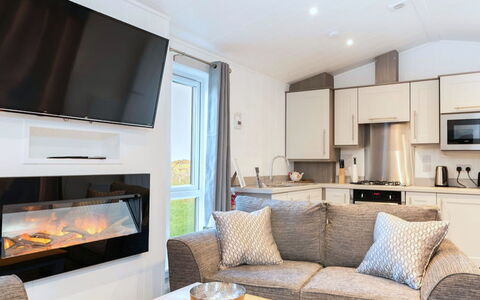 Silverwood Hideaway Lodge: Bordservice, Serveware, Kop, Kaffekop, Drinkware, Teapot, Mad, Tallerkner, Te Kop, Porcelæn